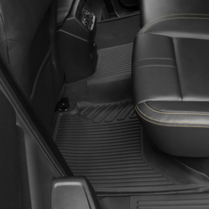 Tepih, gumijasti spredaj in zadaj, črne barve